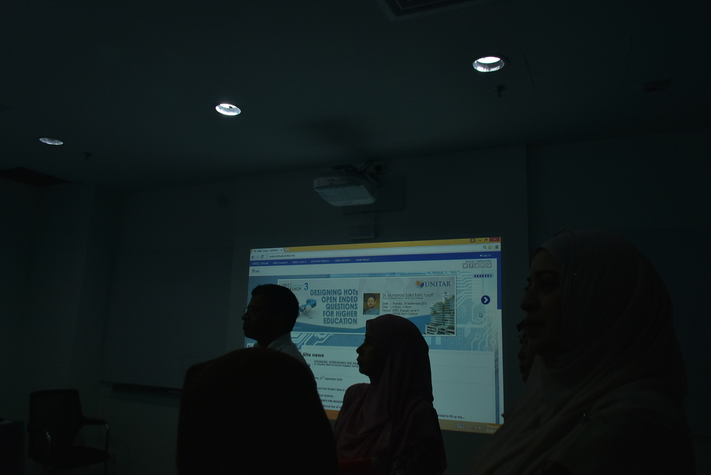 UKM 1605